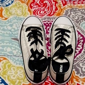 NWOT girls Converse size 12c